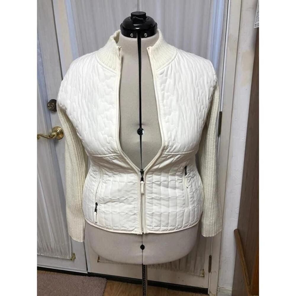 Effeci. Size large off white women's puffer jacket